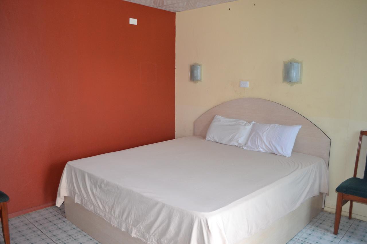 Funworld Plaza Hotel نادي المظهر الخارجي الصورة
